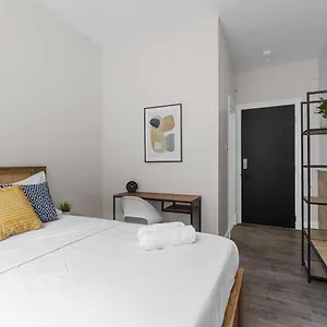 Hotel Le & Stone Montreal