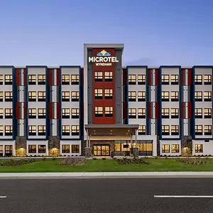 Hotel Microtel & Qc Dorval